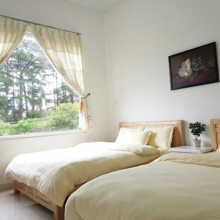 Strawberry Hotel Dalat Esterno foto