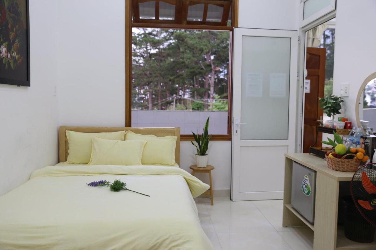Strawberry Hotel Dalat Esterno foto