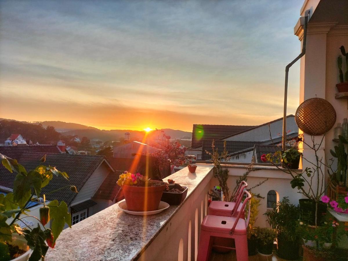 Strawberry Hotel Dalat Esterno foto