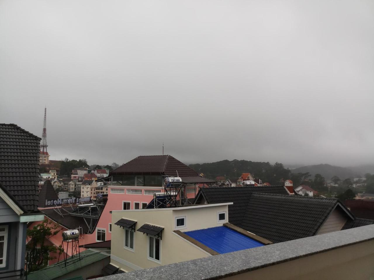Strawberry Hotel Dalat Esterno foto
