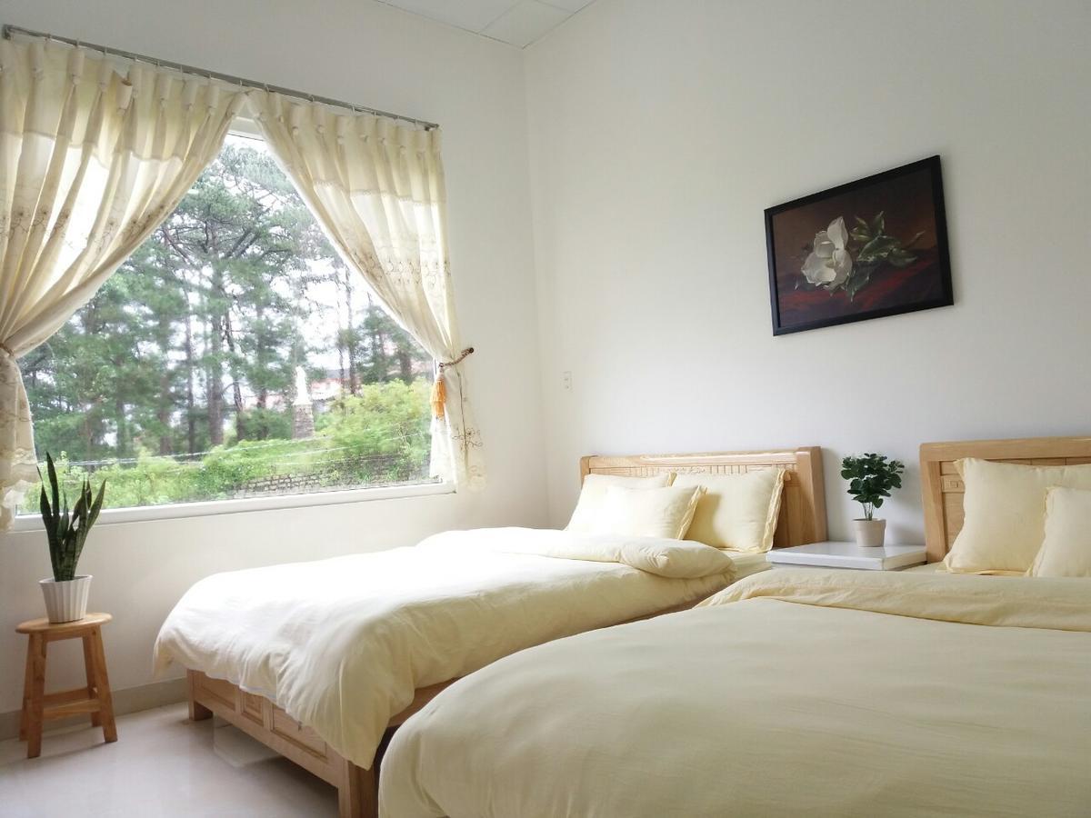 Strawberry Hotel Dalat Esterno foto