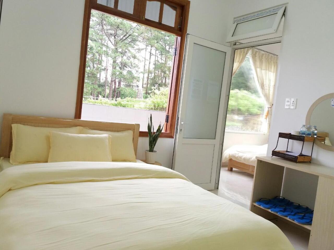 Strawberry Hotel Dalat Esterno foto