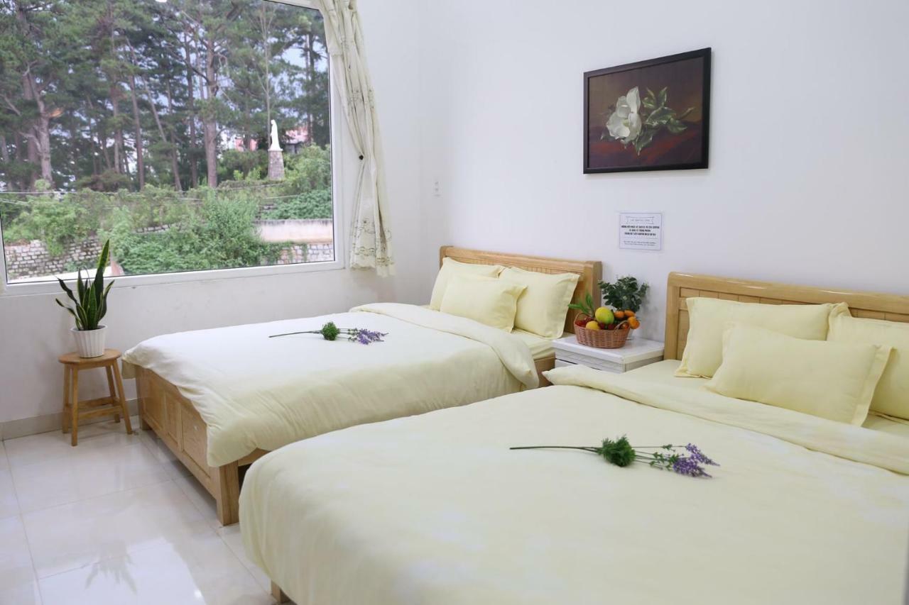 Strawberry Hotel Dalat Esterno foto