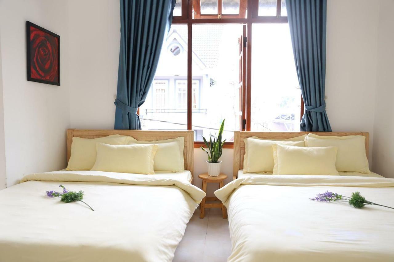 Strawberry Hotel Dalat Esterno foto