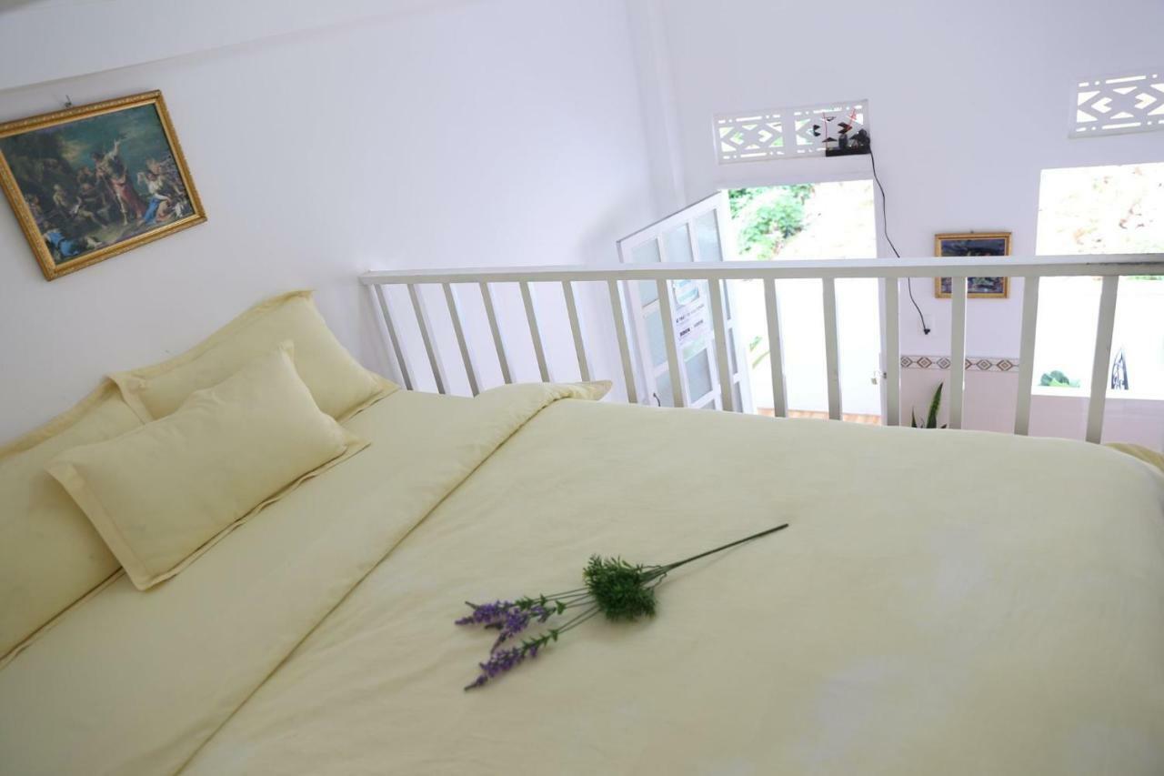 Strawberry Hotel Dalat Esterno foto